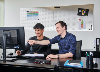 Apprenti avec son formateur professionnel Apprenti avec son formateur professionnel